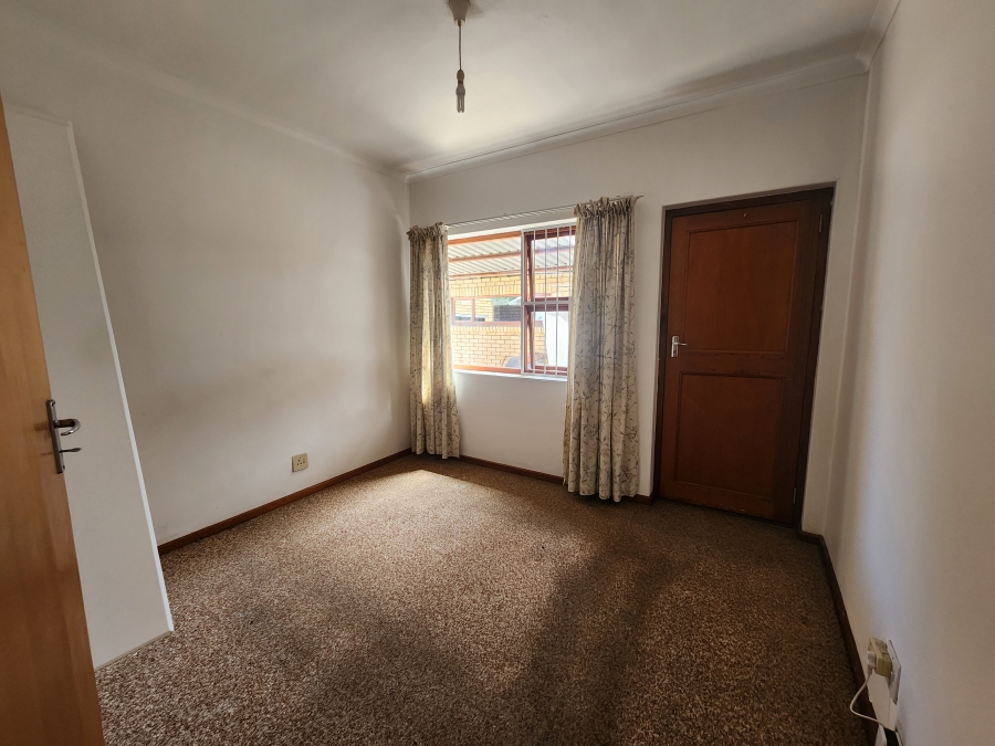 To Let 3 Bedroom Property for Rent in Mabille Park Western Cape
